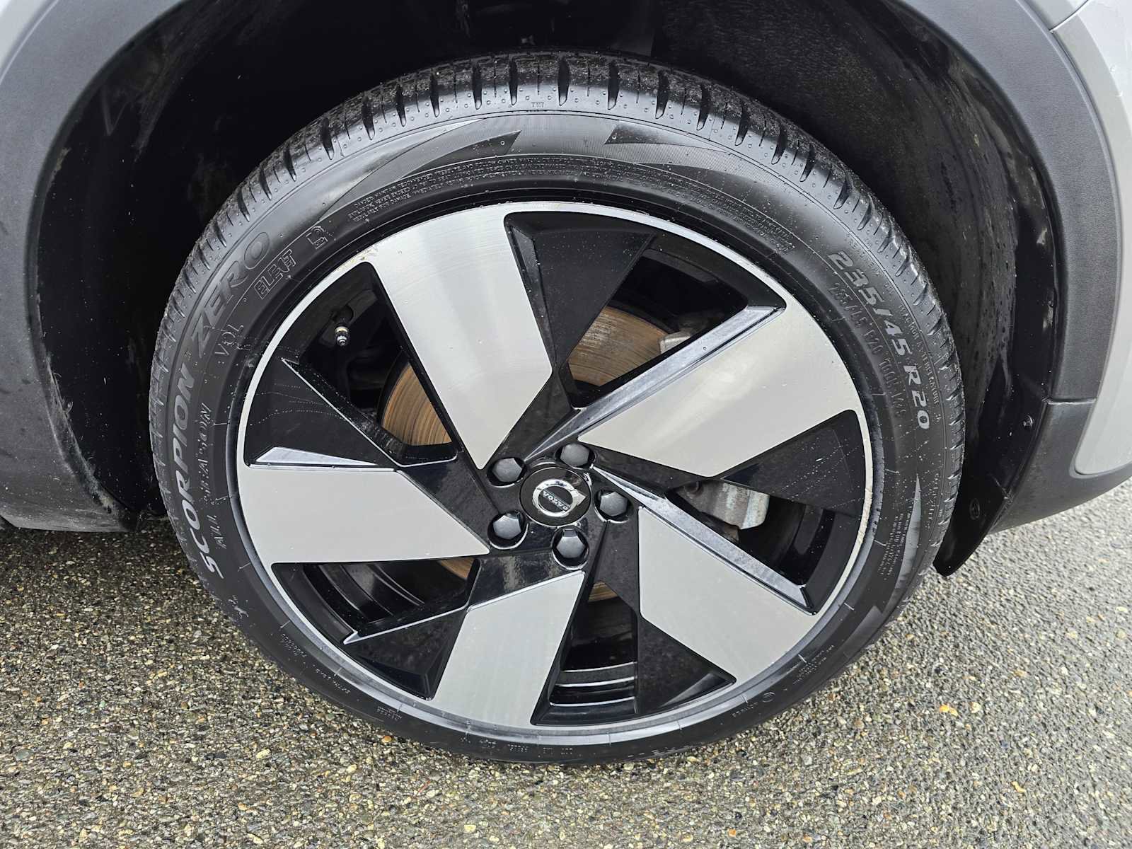 Certified 2023 Volvo C40 P8 Recharge Ultimate image 9