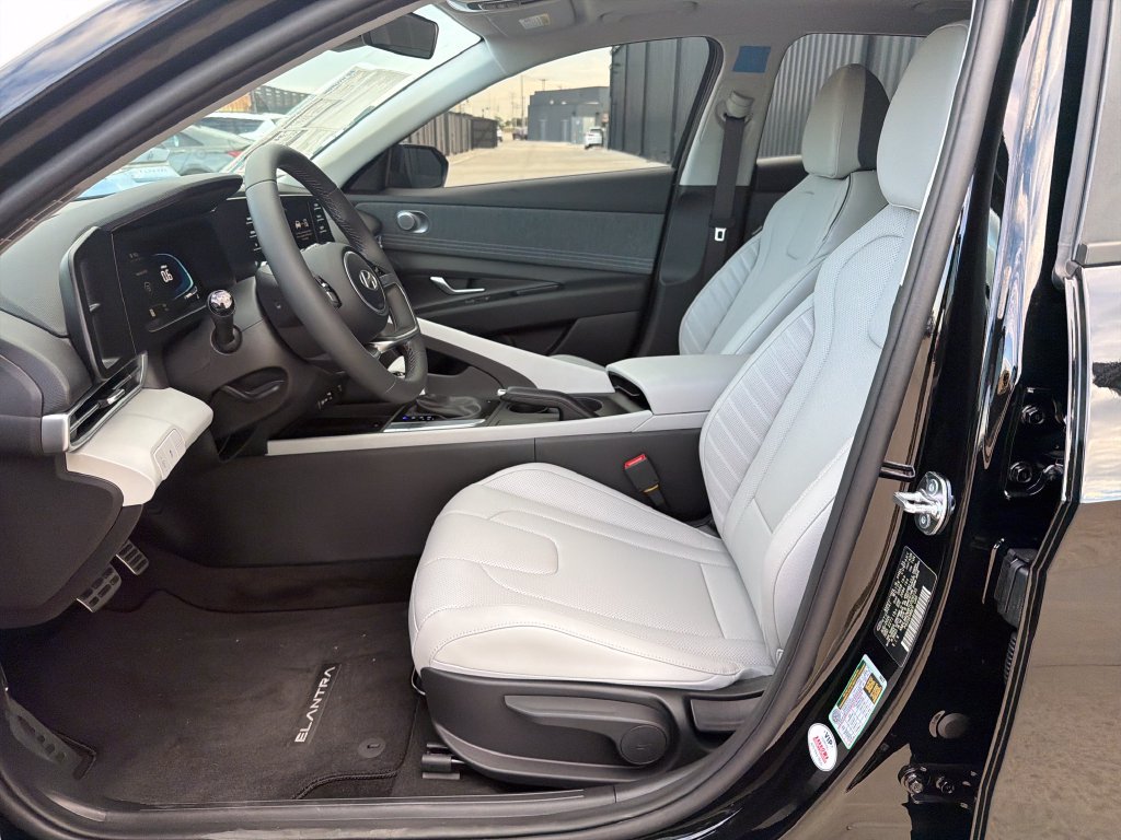 New 2026 Hyundai Elantra SEL Sport FWD image 15