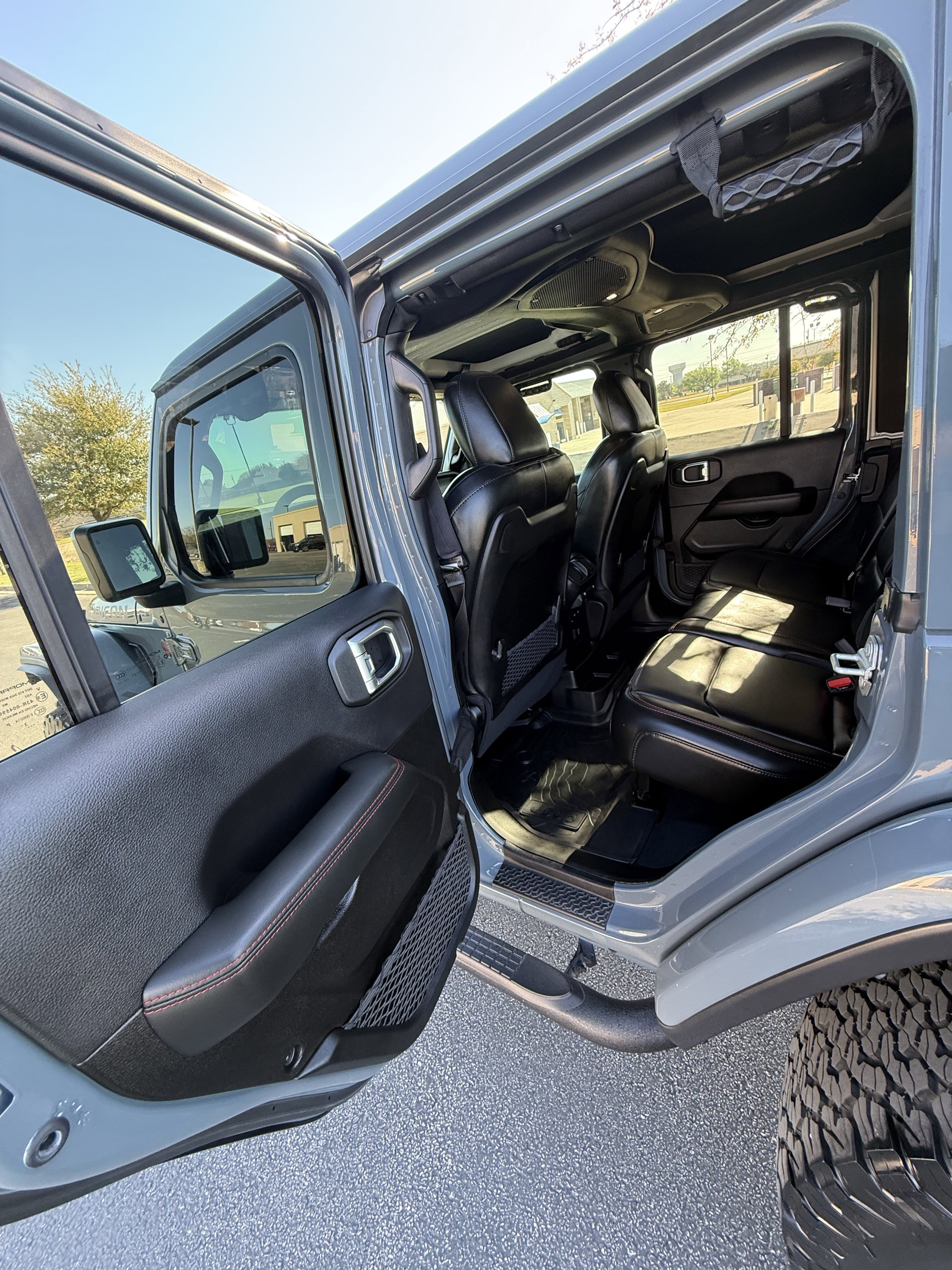 Used 2024 Jeep Wrangler Unlimited Rubicon image 11