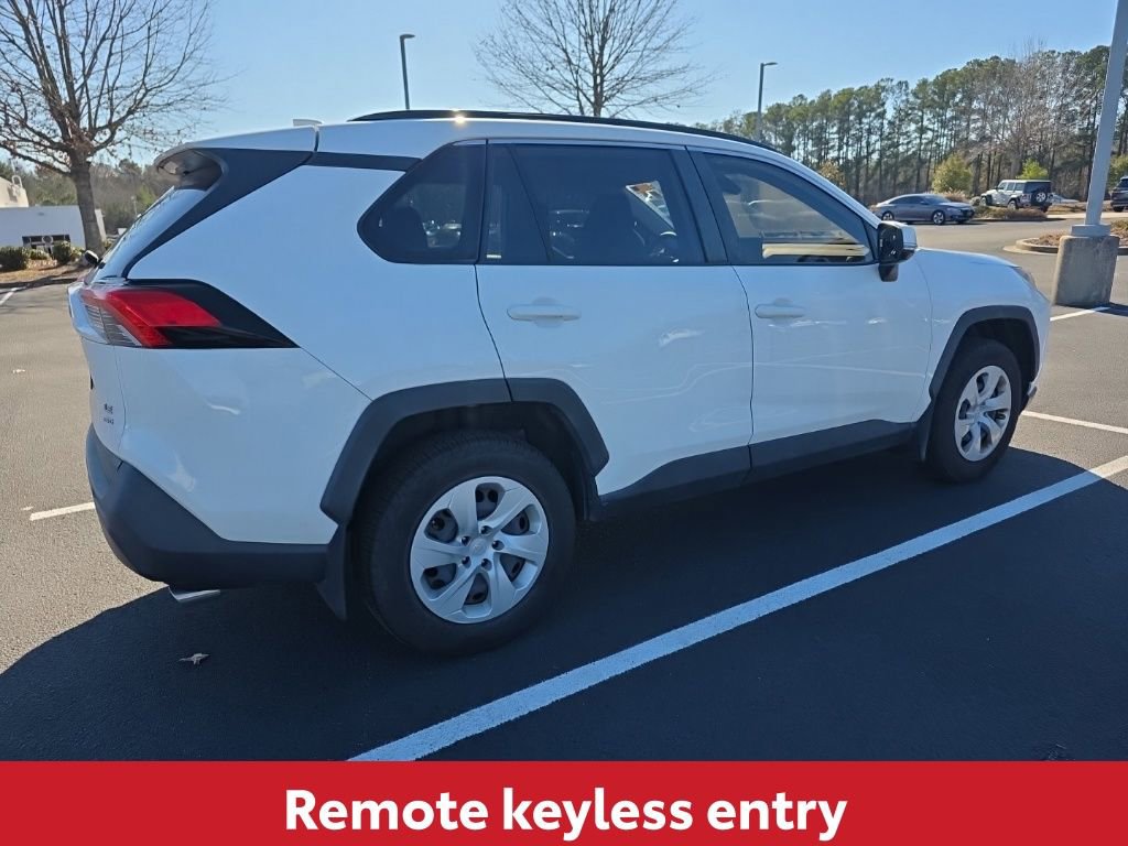 Used 2019 Toyota RAV4 LE image 11