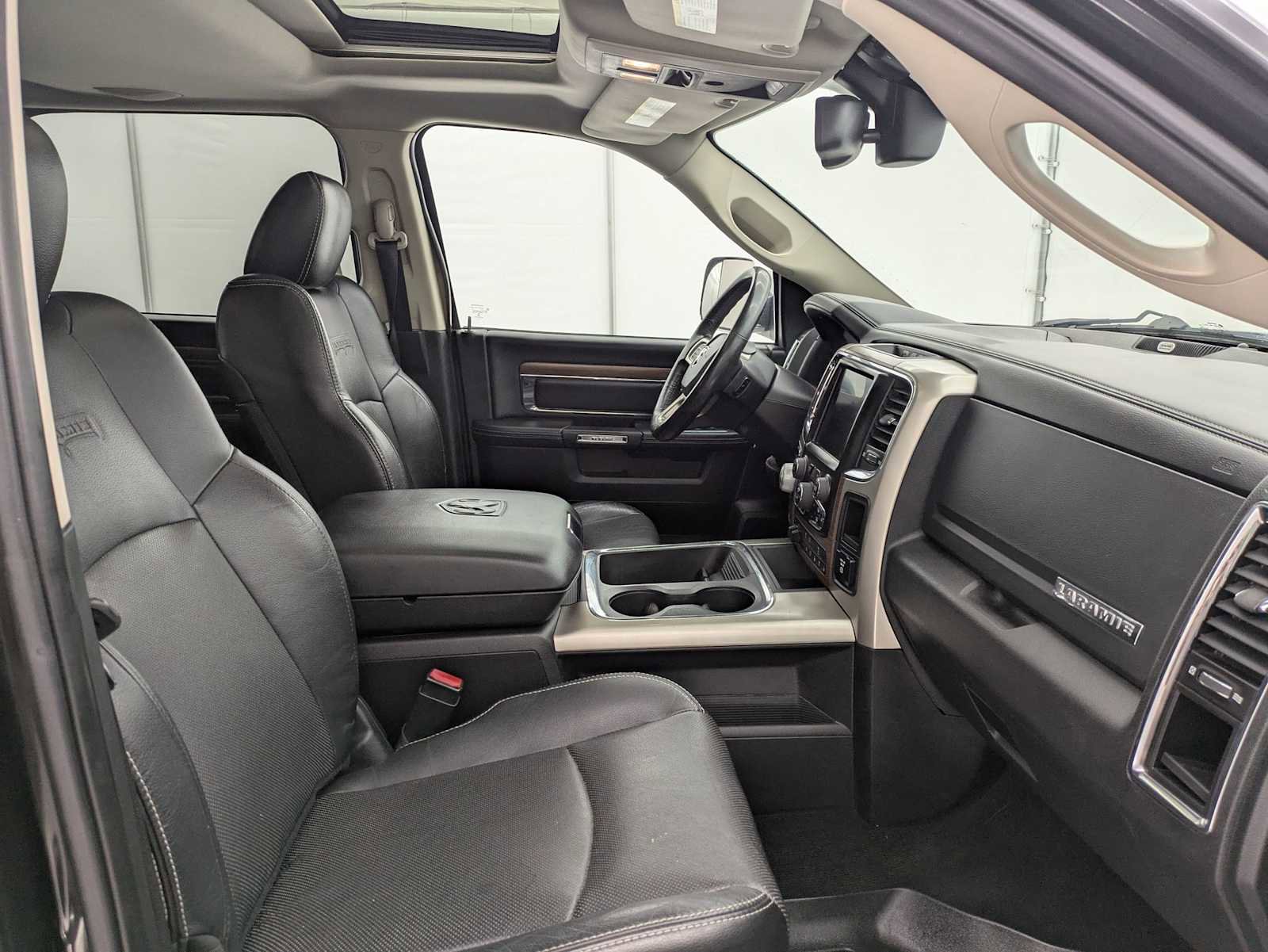 Used 2015 RAM 1500 Laramie image 23