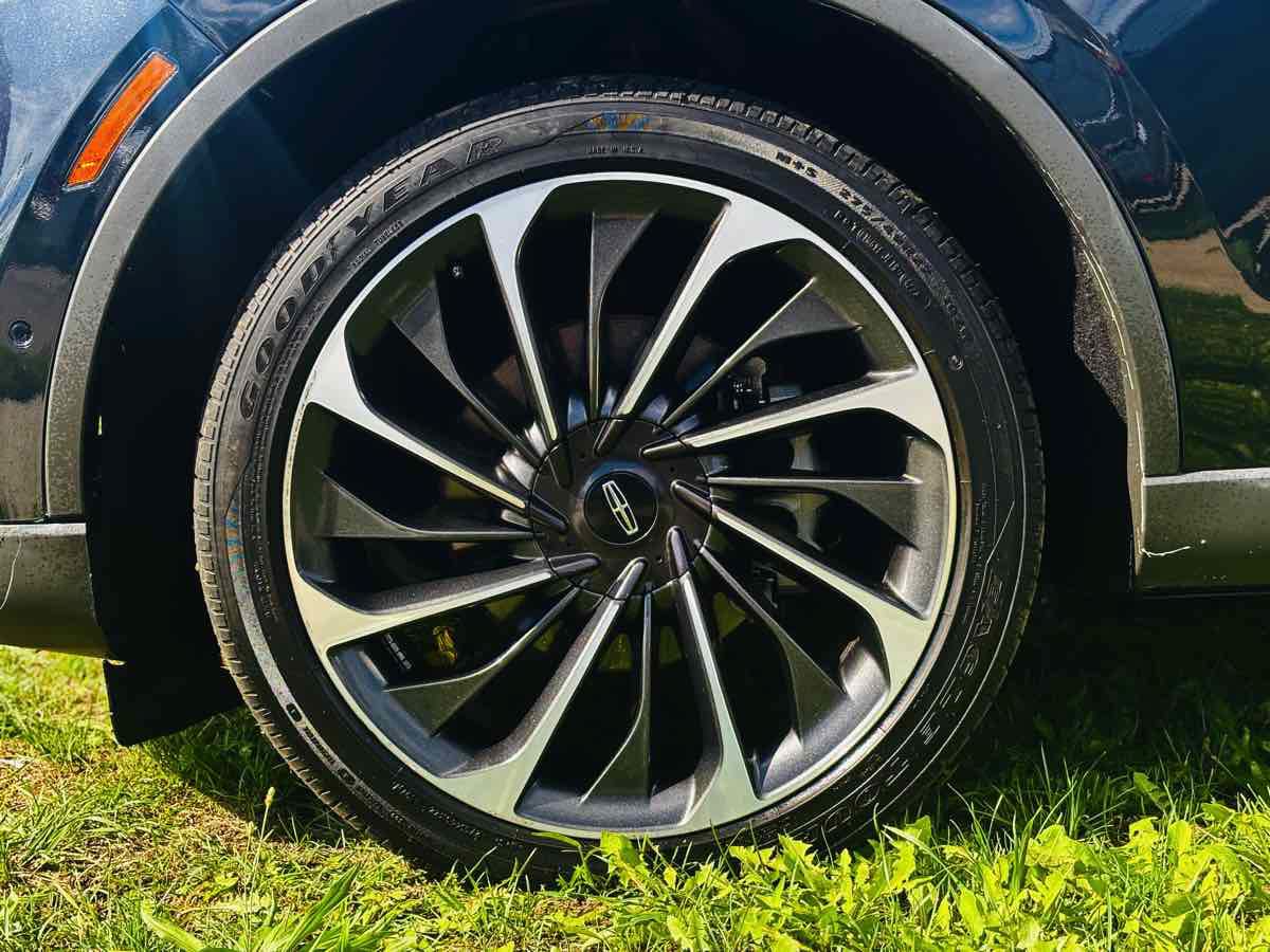 Used 2024 Lincoln Aviator Reserve w/ Equipment Group 201A AWD/4WD image 28