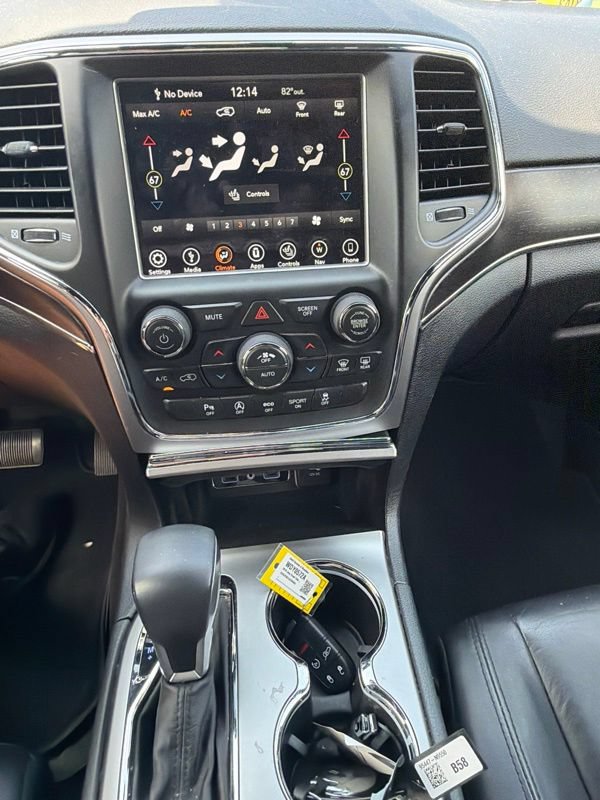 Used 2018 Jeep Grand Cherokee Limited AWD/4WD image 19