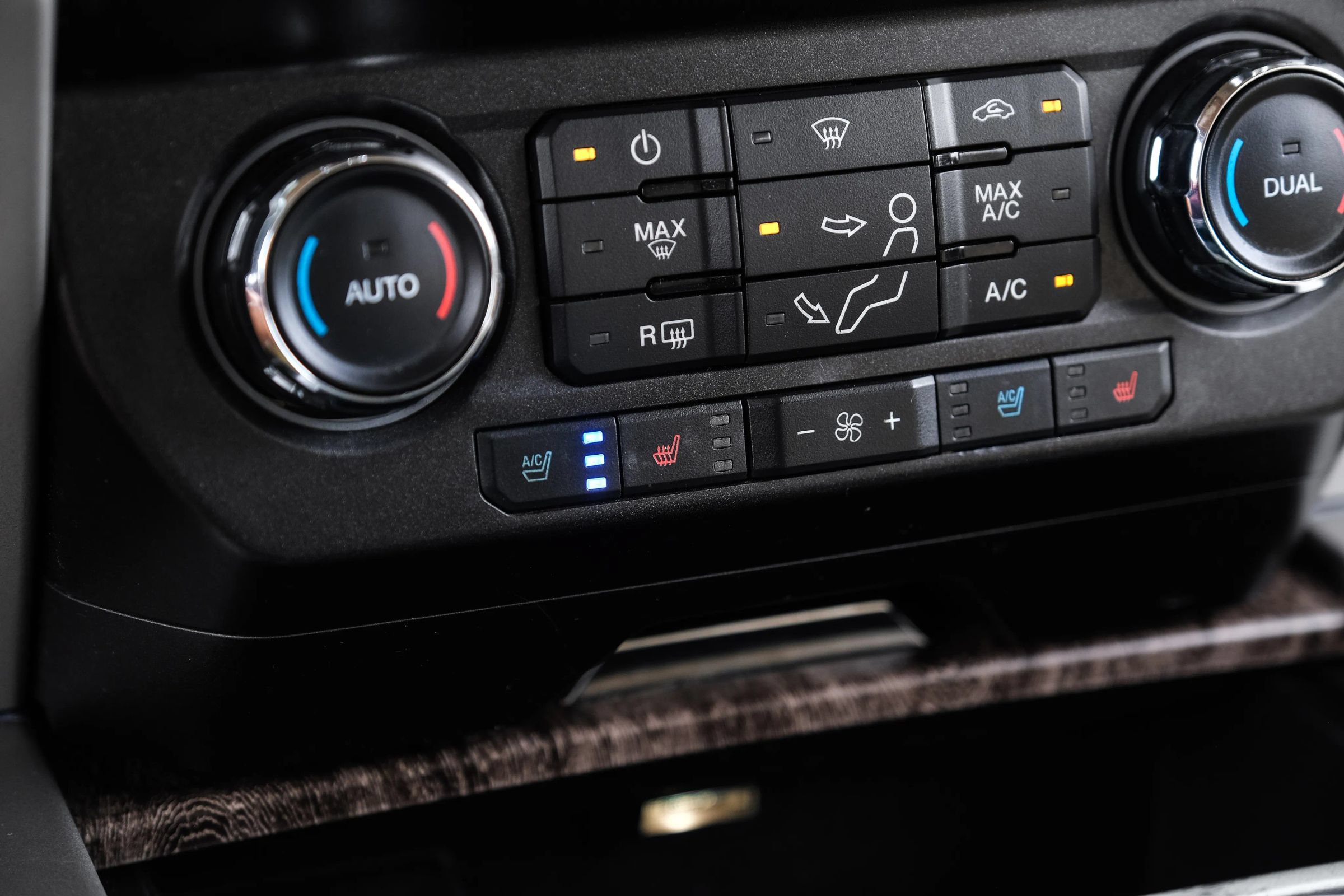 Used 2019 Ford F250 Lariat w/ Chrome Package AWD/4WD image 28