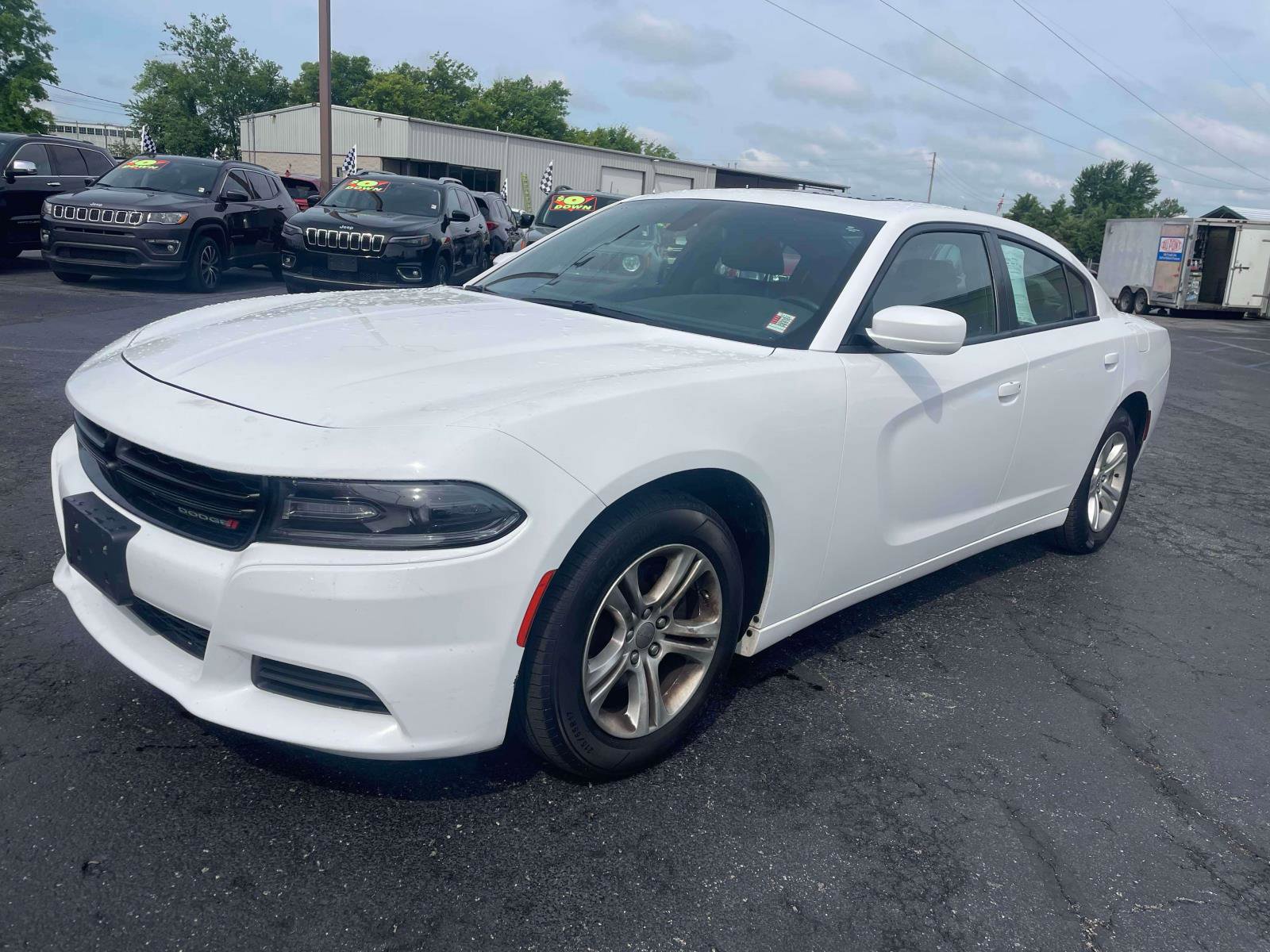 Used 2020 Dodge Charger SXT w/ Leather Interior Group RWD image 2