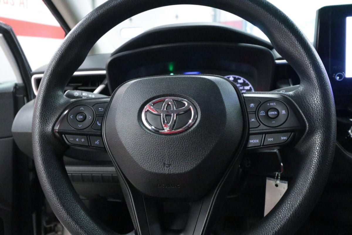 Used 2023 Toyota Corolla LE FWD image 11