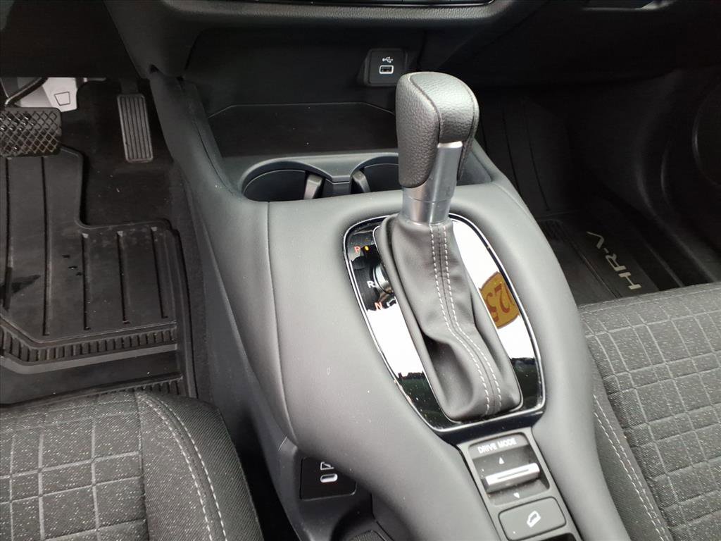 Used 2025 Honda HR-V LX image 10