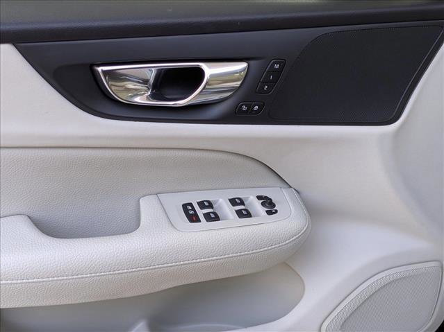 Used 2019 Volvo S60 T5 Momentum image 19