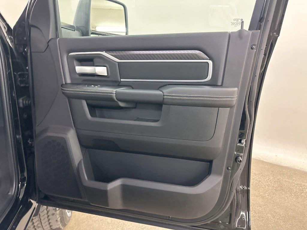 New 2026 RAM 2500 Big Horn AWD/4WD image 17
