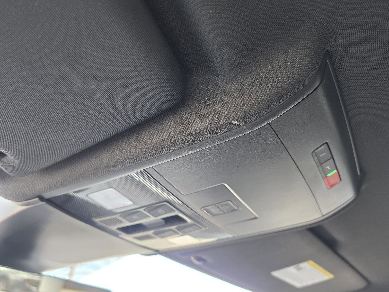 Used 2020 Volkswagen Atlas Cross Sport SEL image 23