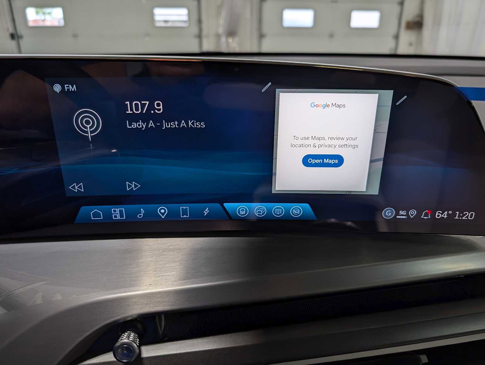 New 2026 Cadillac Vistiq Sport w/ LPO, Floor Liner Package image 23