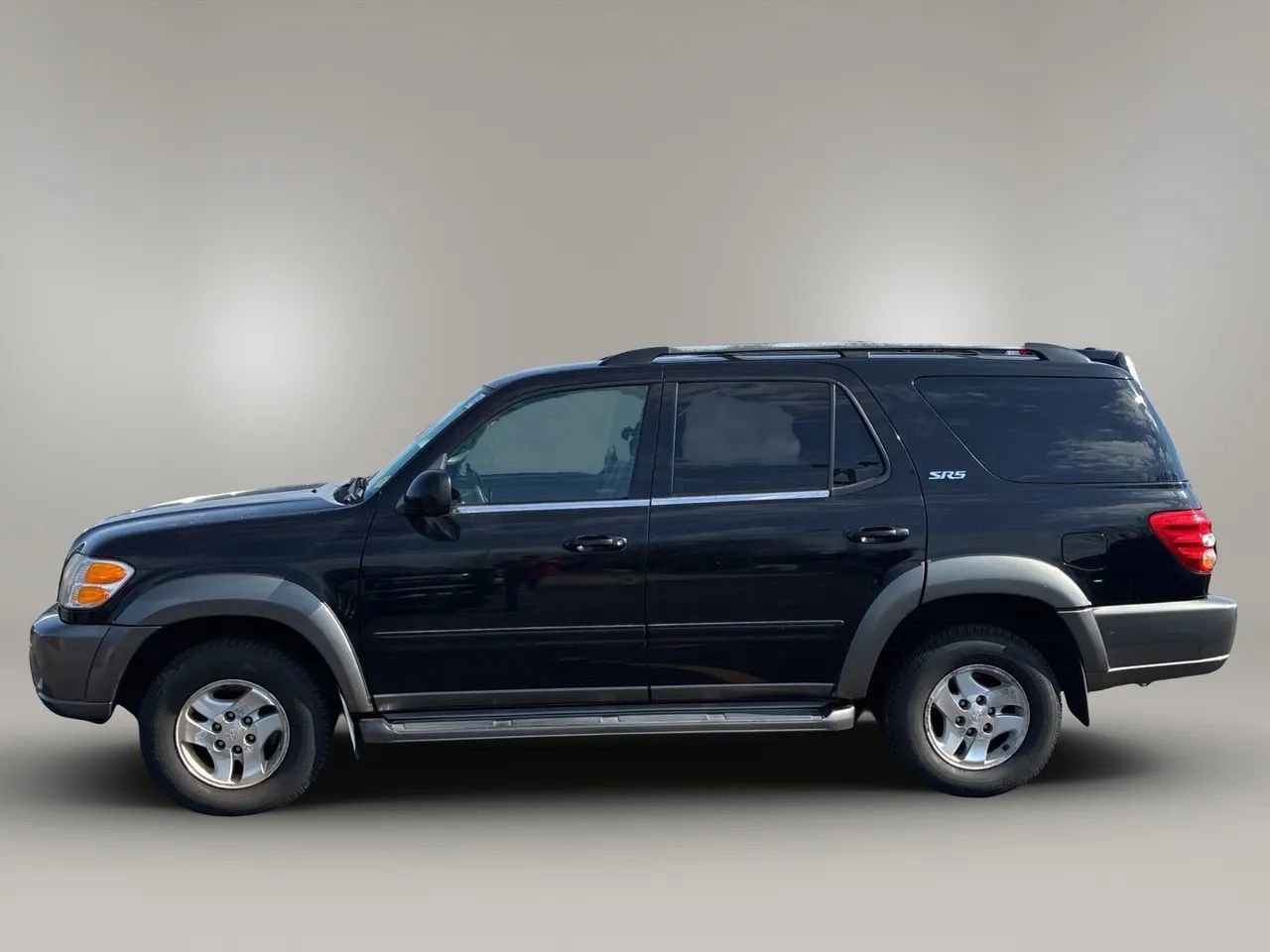 Used 2004 Toyota Sequoia SR5 RWD image 2