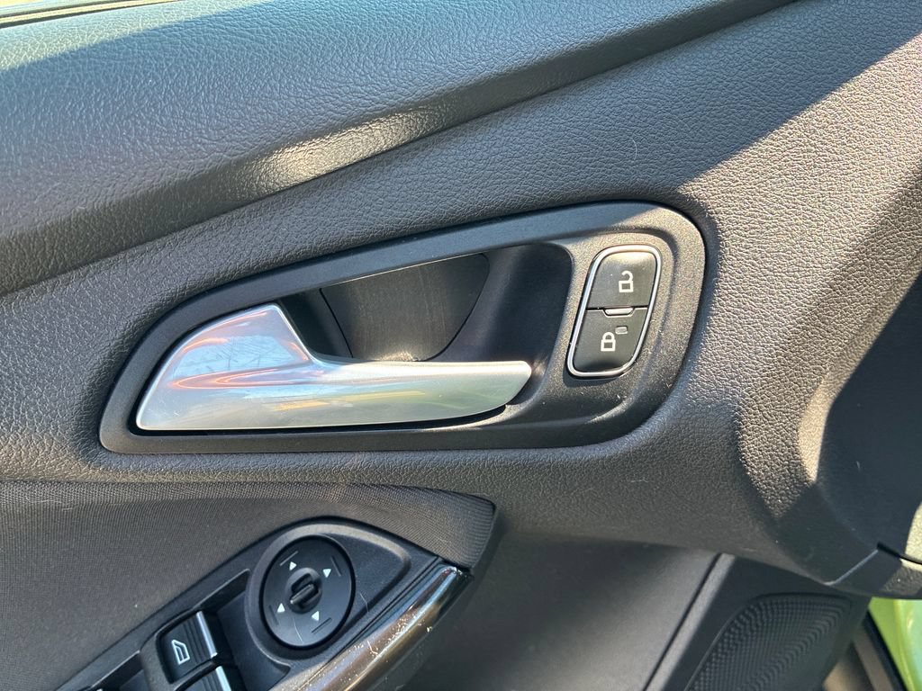 Used 2018 Ford Focus Titanium FWD image 14