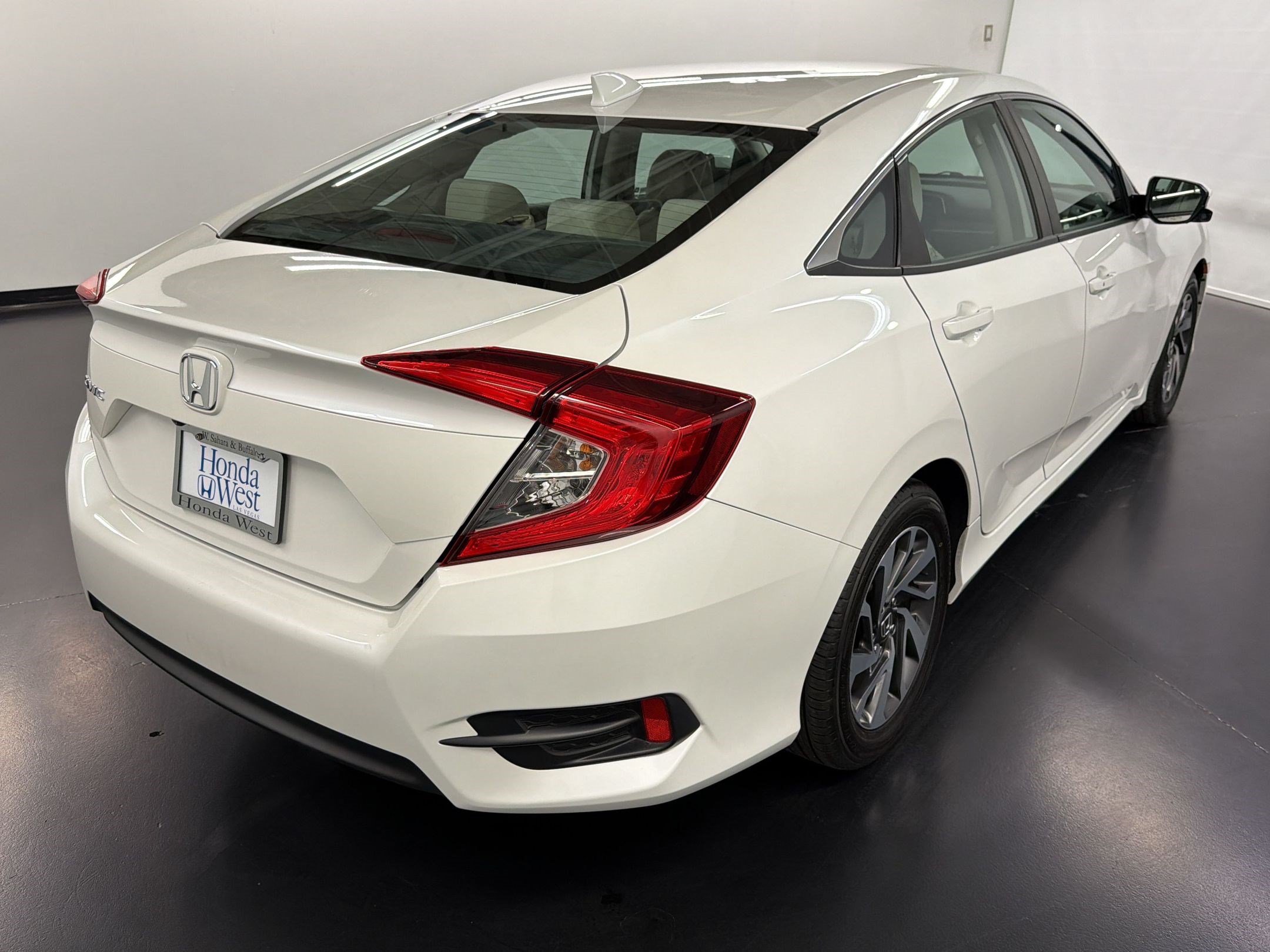 Certified 2017 Honda Civic EX image 9