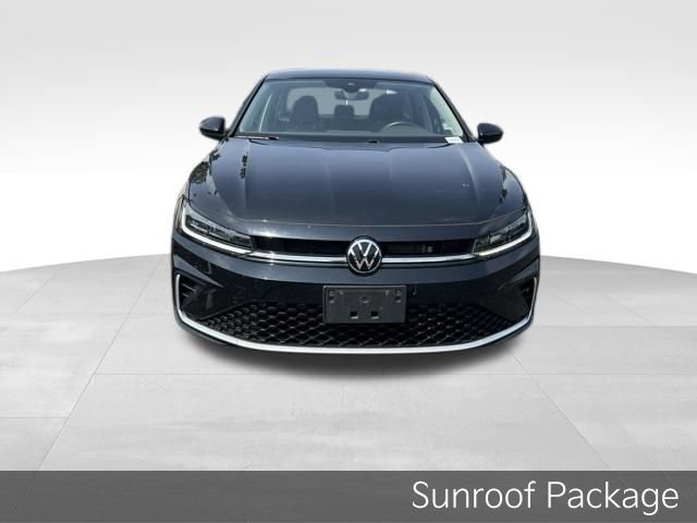 Used 2025 Volkswagen Jetta SE FWD image 2