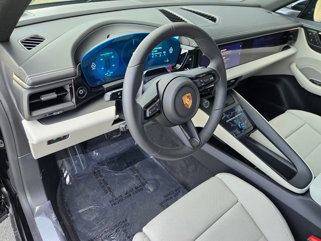 New 2026 Porsche Macan 4 Electric AWD/4WD image 4