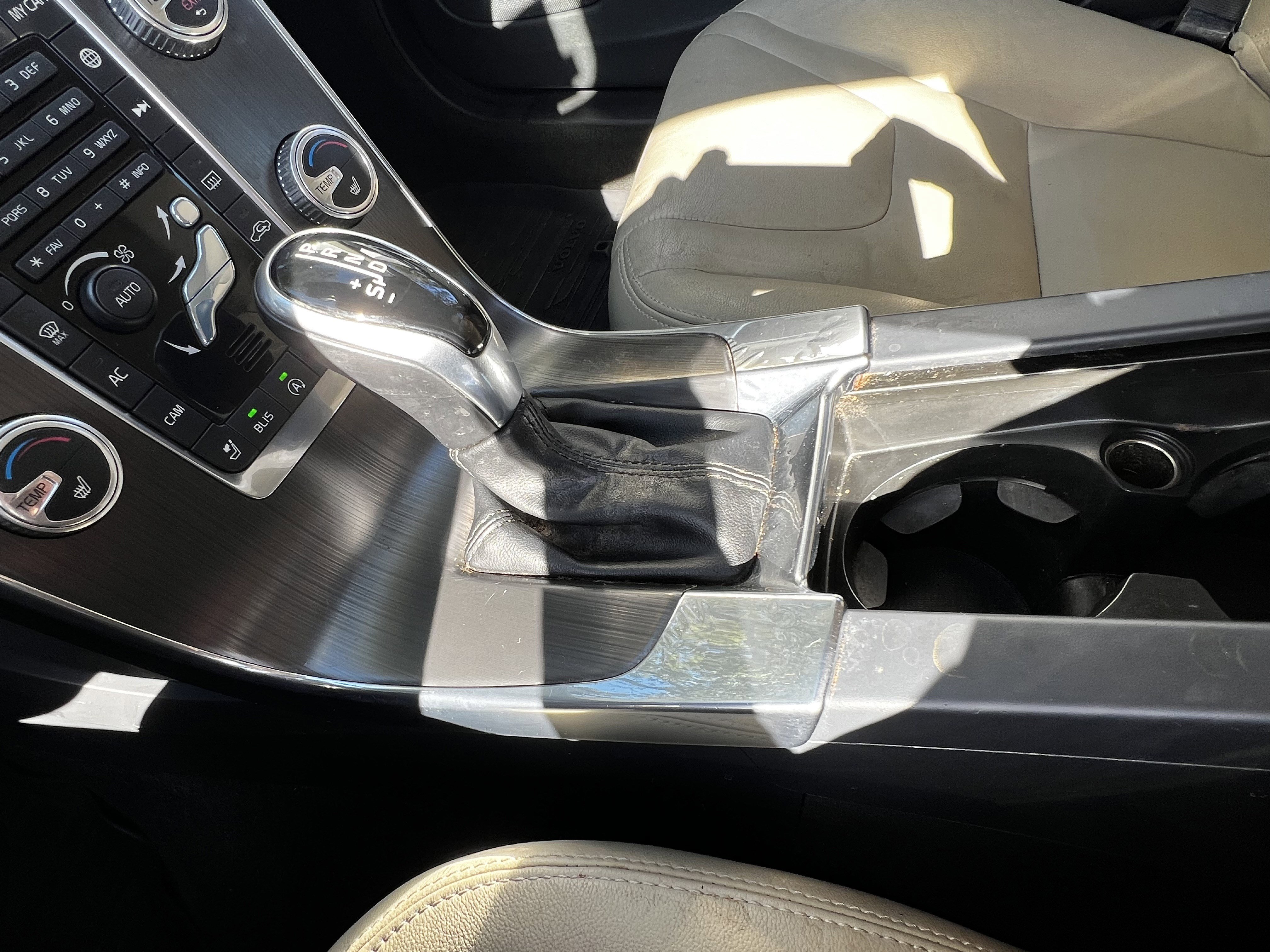 Used 2016 Volvo V60 T5 Premier w/ Convenience Package image 28