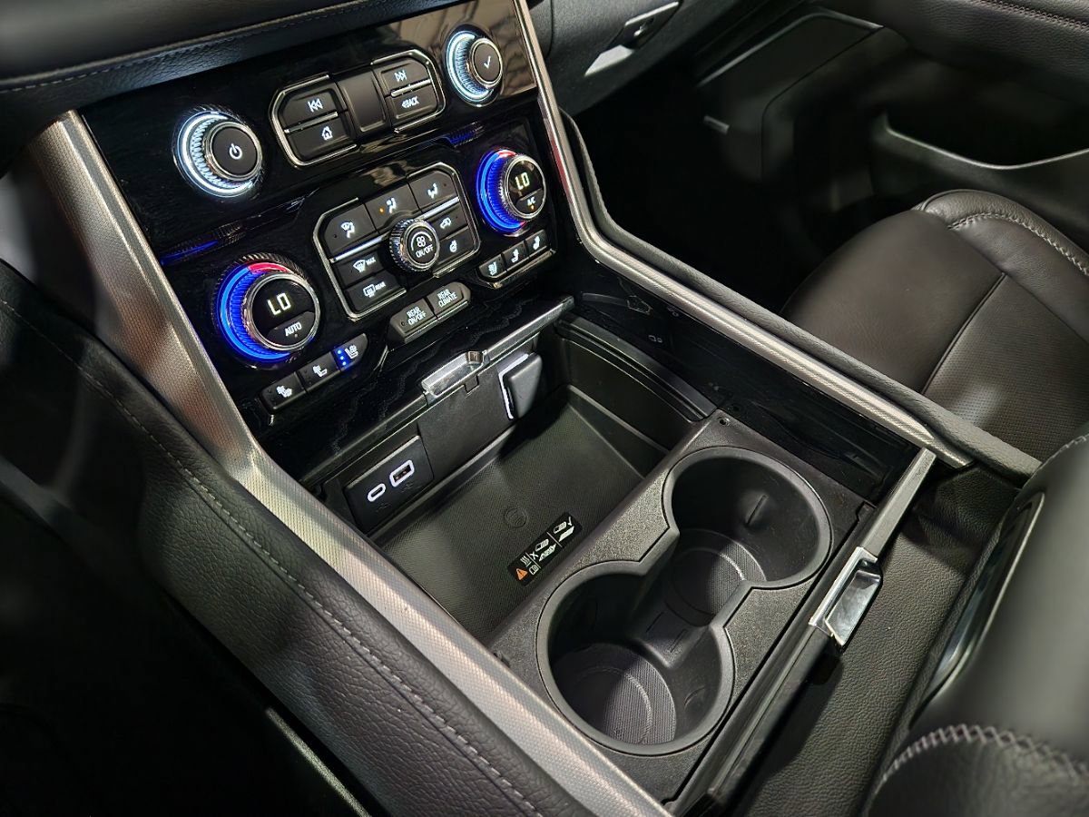 Used 2024 GMC Yukon Denali w/ Advanced Technology Package image 41