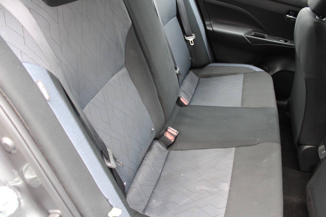 Used 2025 Nissan Versa SV FWD image 15
