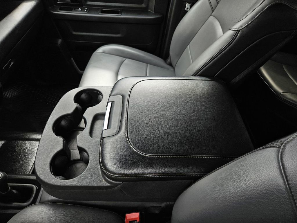 Used 2024 RAM 3500 Tradesman w/ Chrome Appearance Group image 25