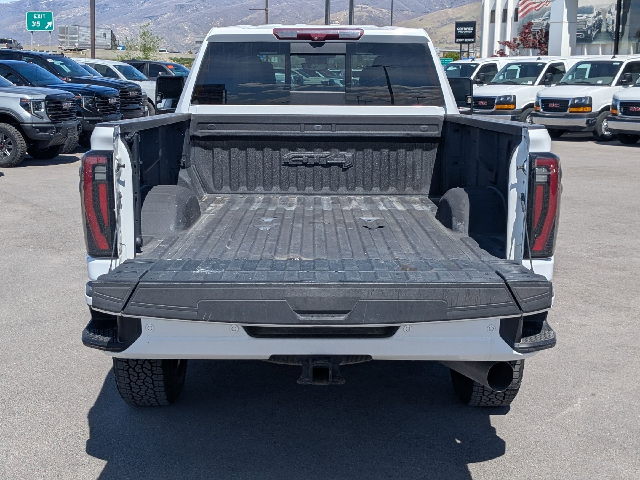 Used 2024 GMC Sierra 3500 AT4 w/ AT4 Premium Plus Package AWD/4WD image 31