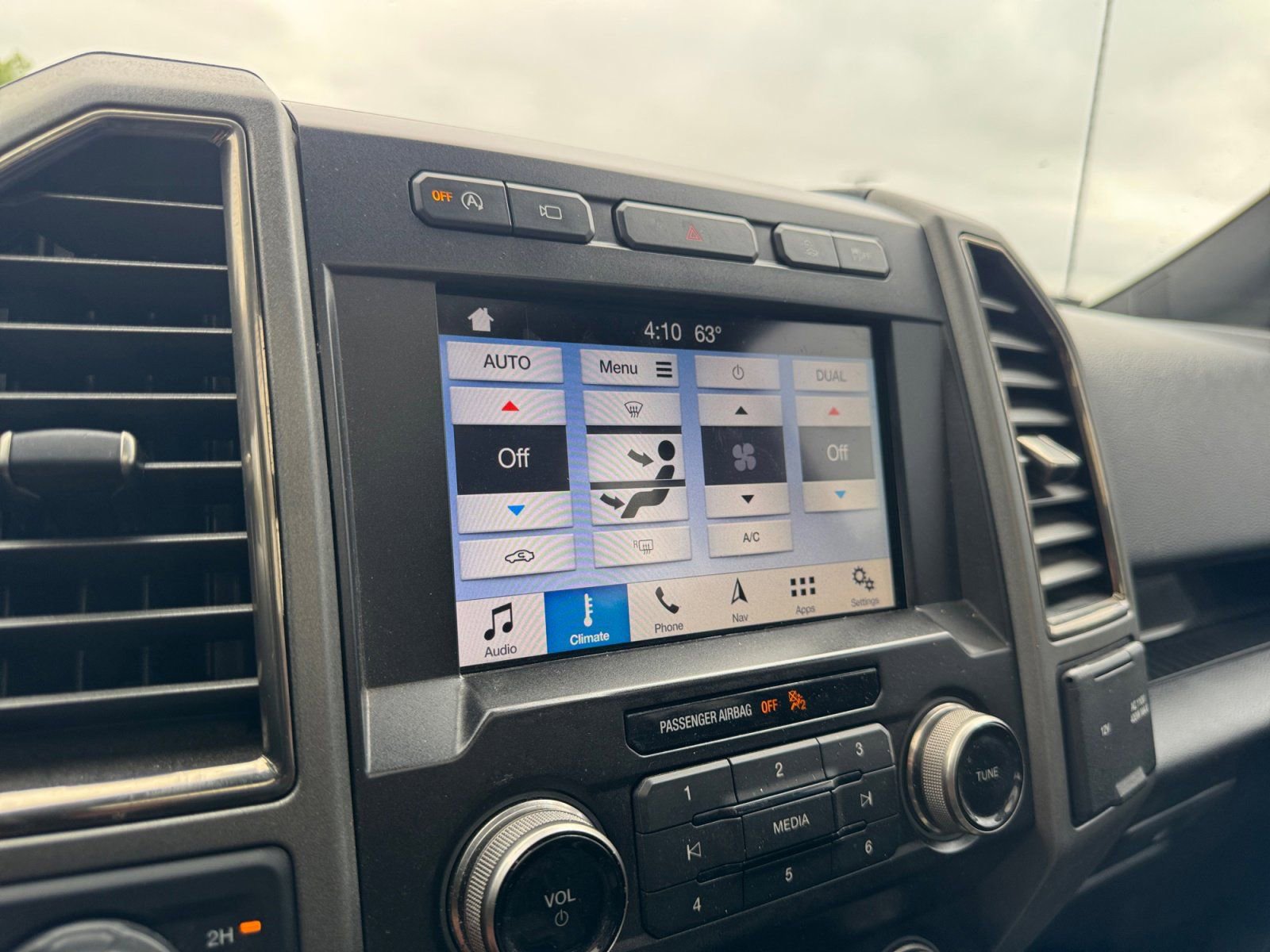 Used 2019 Ford F150 Raptor w/ Equipment Group 802A Luxury AWD/4WD image 28