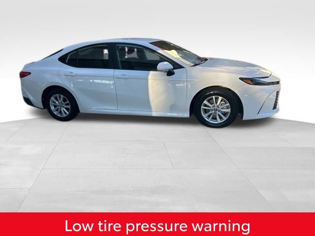Used 2025 Toyota Camry LE image 4