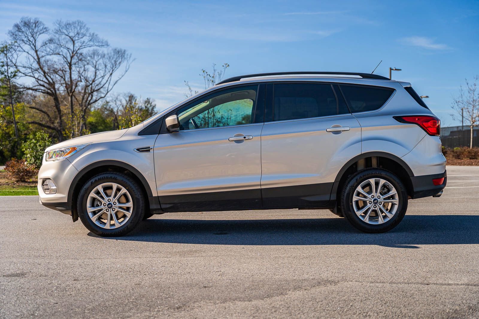 Used 2019 Ford Escape SEL image 4