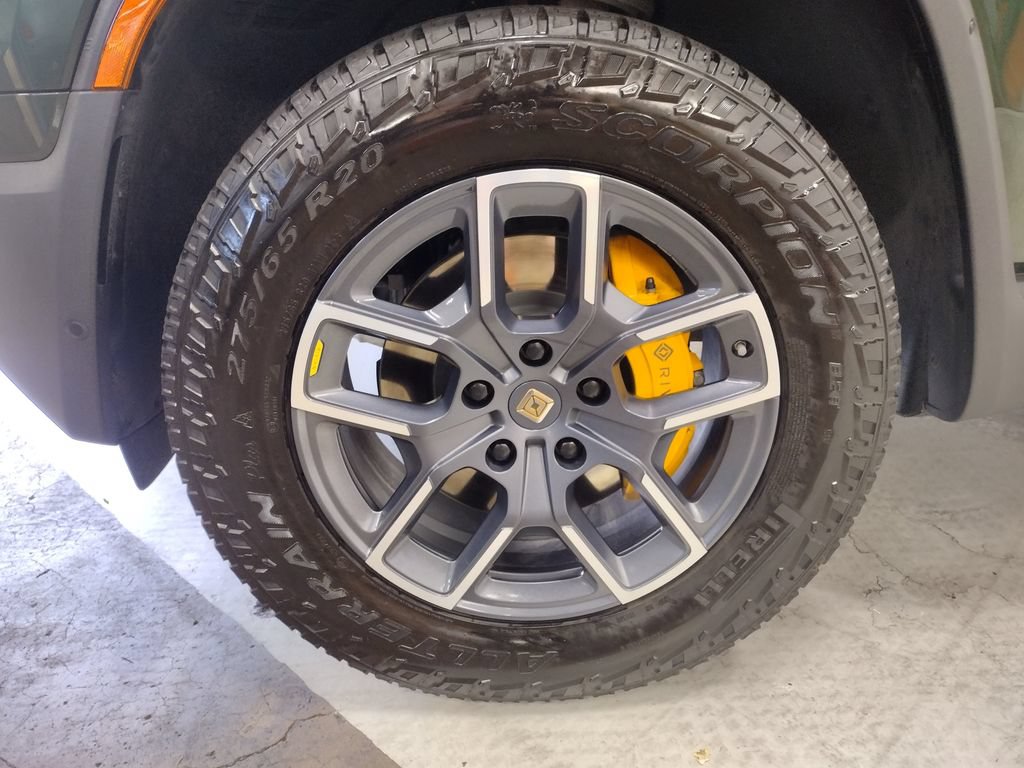Used 2022 Rivian R1T Adventure AWD/4WD image 5