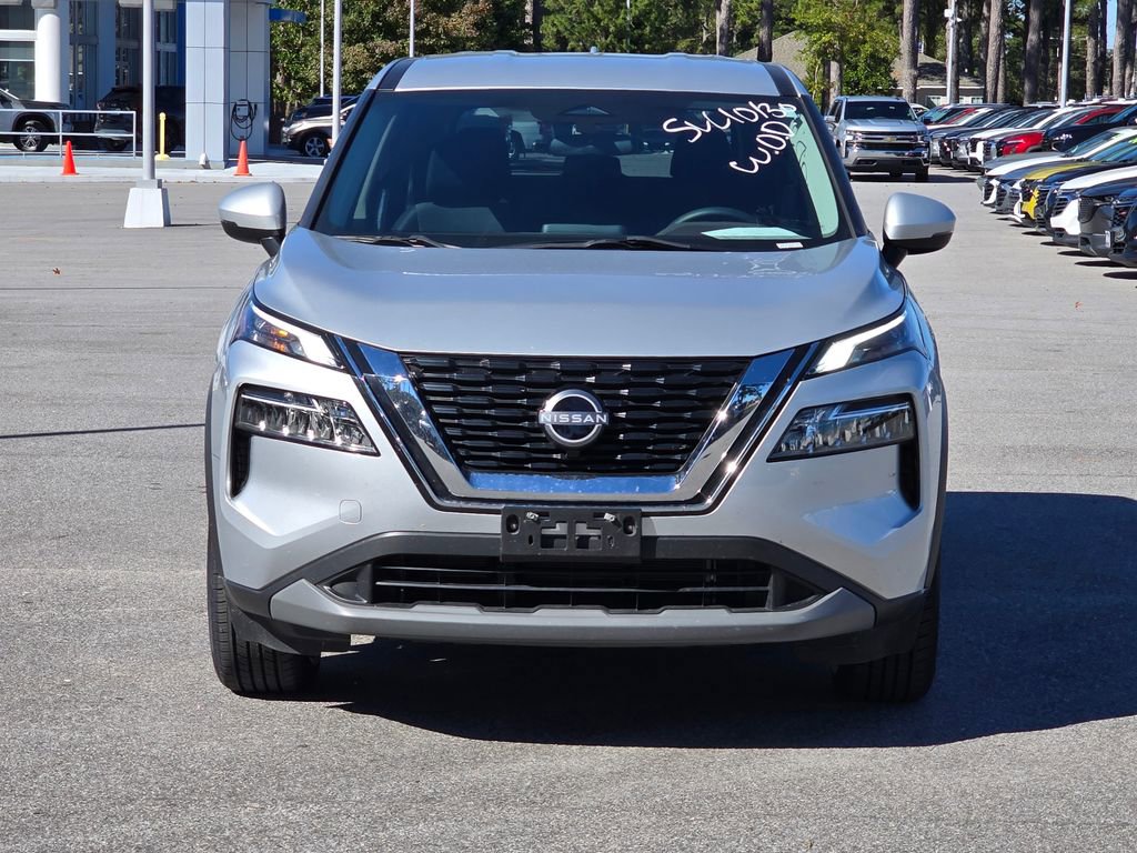 Used 2023 Nissan Rogue SV image 9