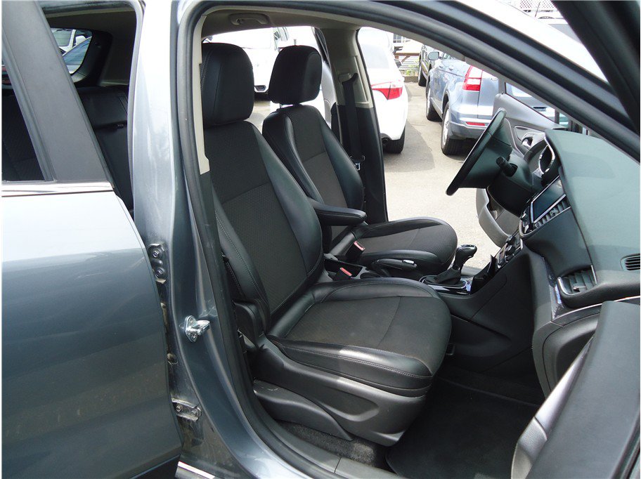 Used 2019 Buick Encore Sport Touring w/ Safety Package AWD/4WD image 16