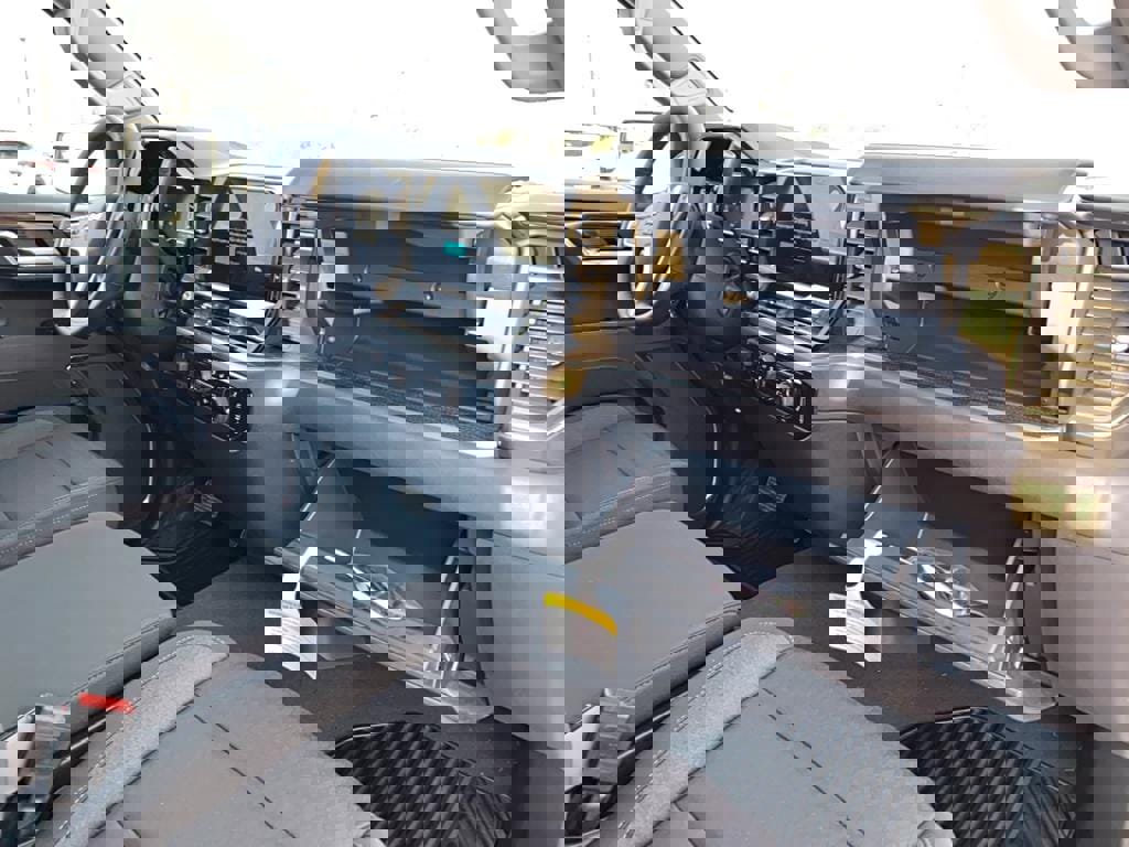 Used 2025 Chevrolet Silverado 1500 LT w/ Convenience Package II image 22