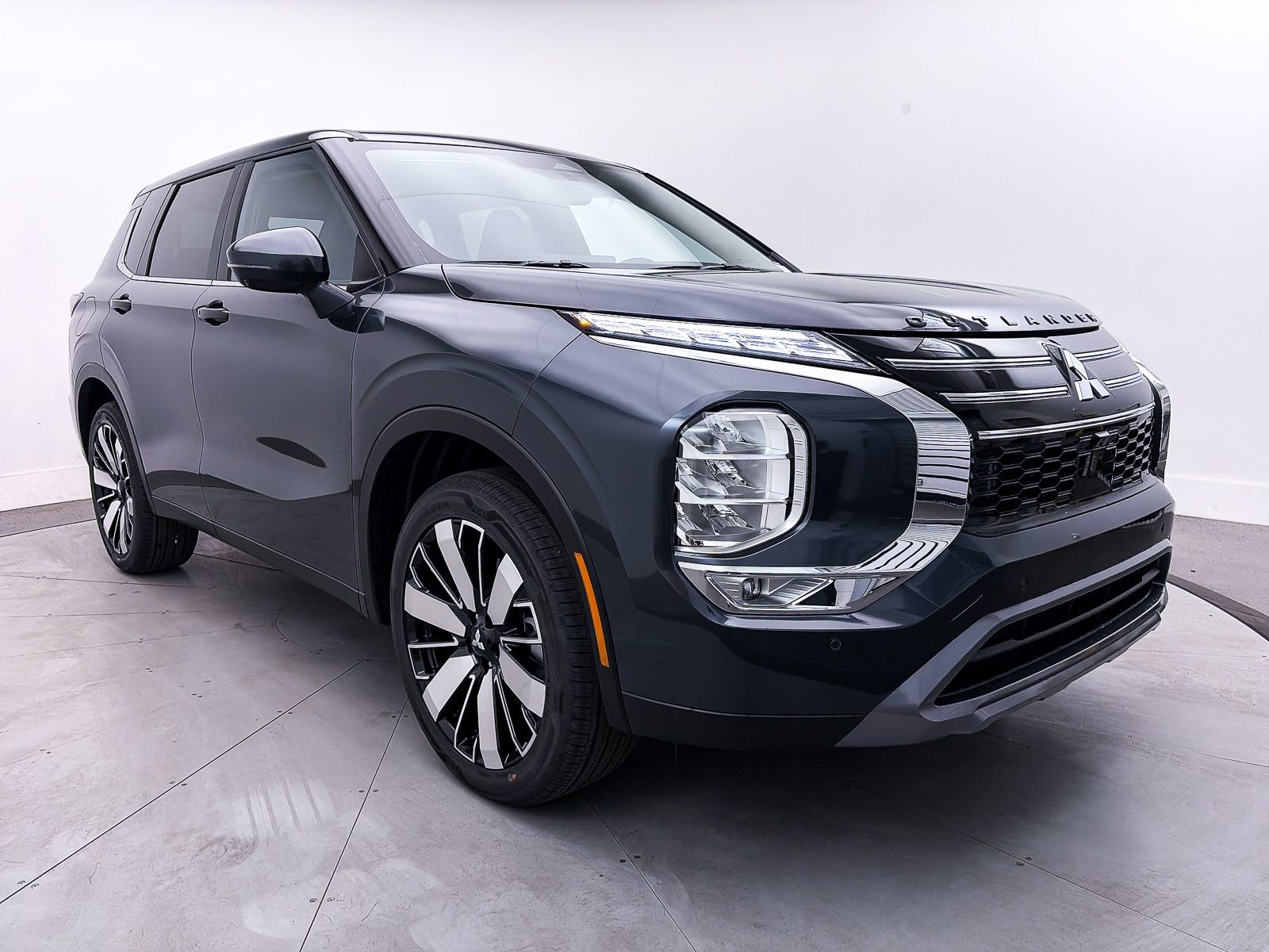 New 2026 Mitsubishi Outlander SE