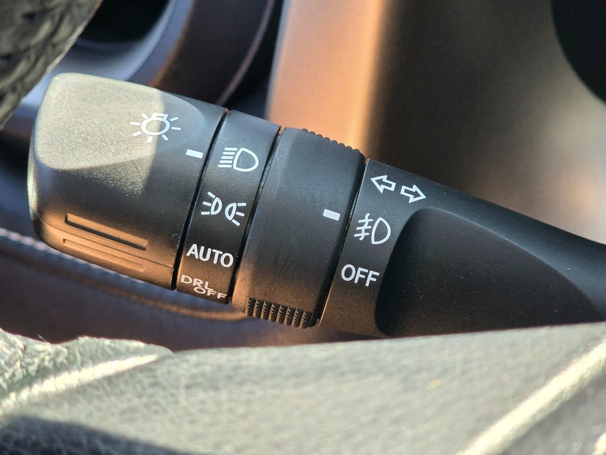 Used 2015 Toyota RAV4 Limited image 42