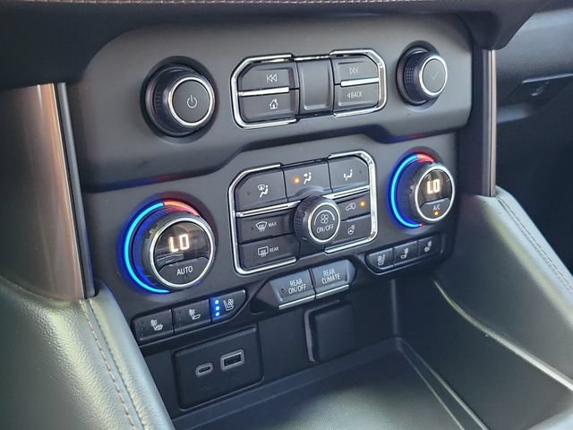 Used 2024 Chevrolet Suburban High Country w/ Advanced Technology Package AWD/4WD image 29