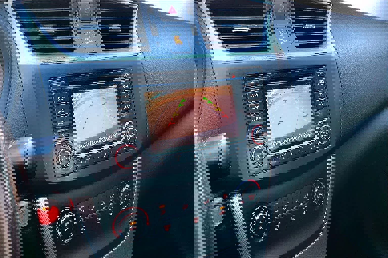 Used 2015 Nissan Sentra SR image 27