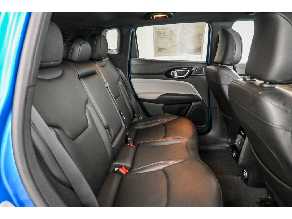 Used 2025 Jeep Compass Limited w/ Sun & Sound Group AWD/4WD image 20