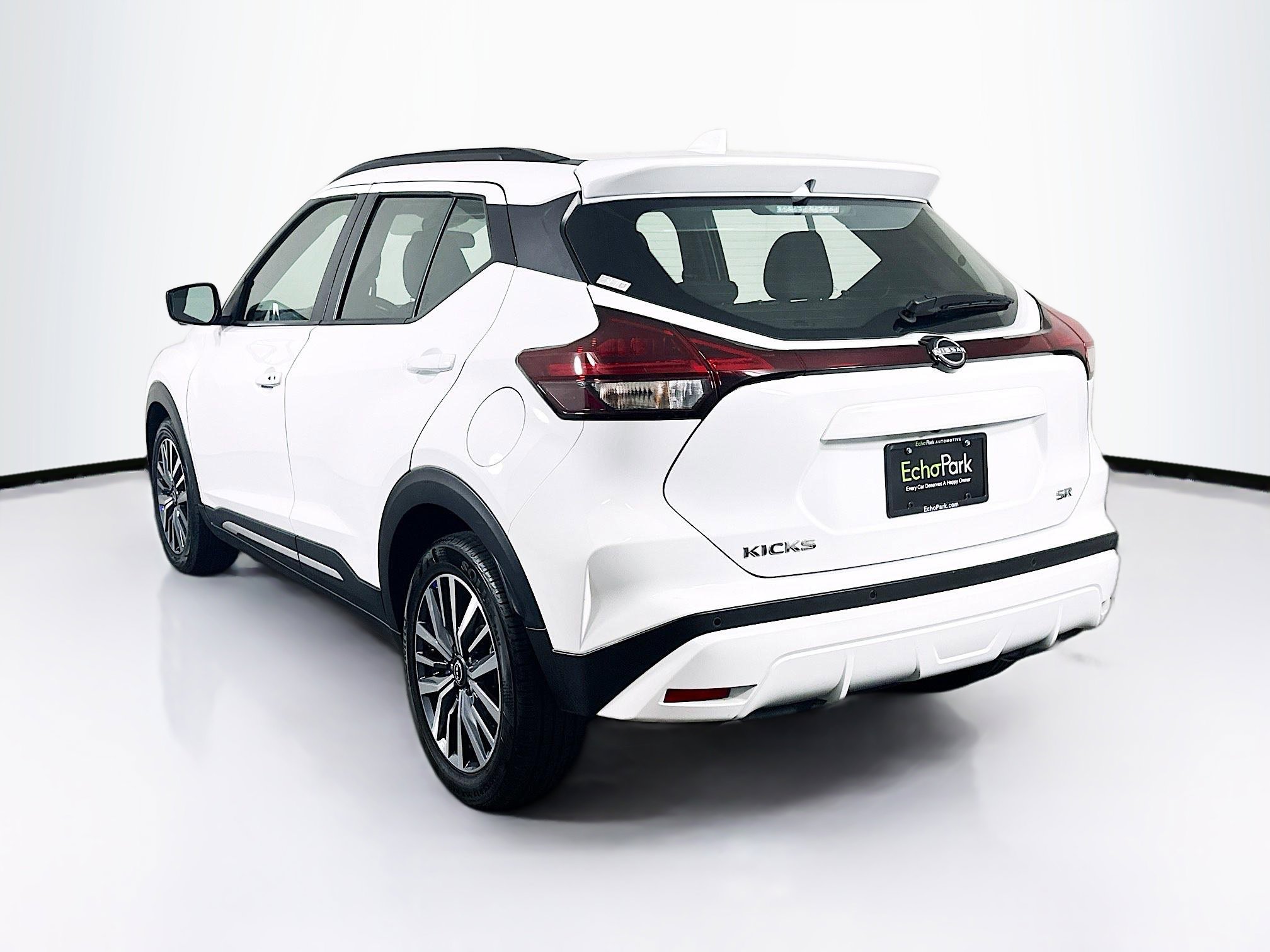 Used 2024 Nissan Kicks SR image 5