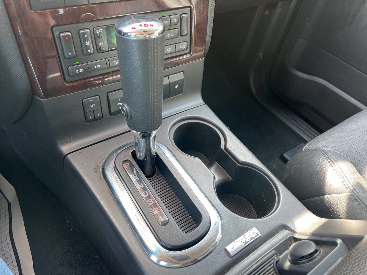 Used 2010 Ford Explorer Limited image 28