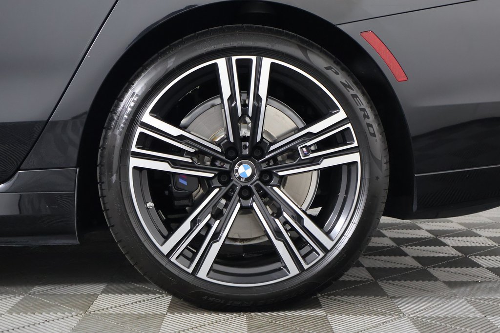 Certified 2023 BMW i7 xDrive60 AWD/4WD image 16