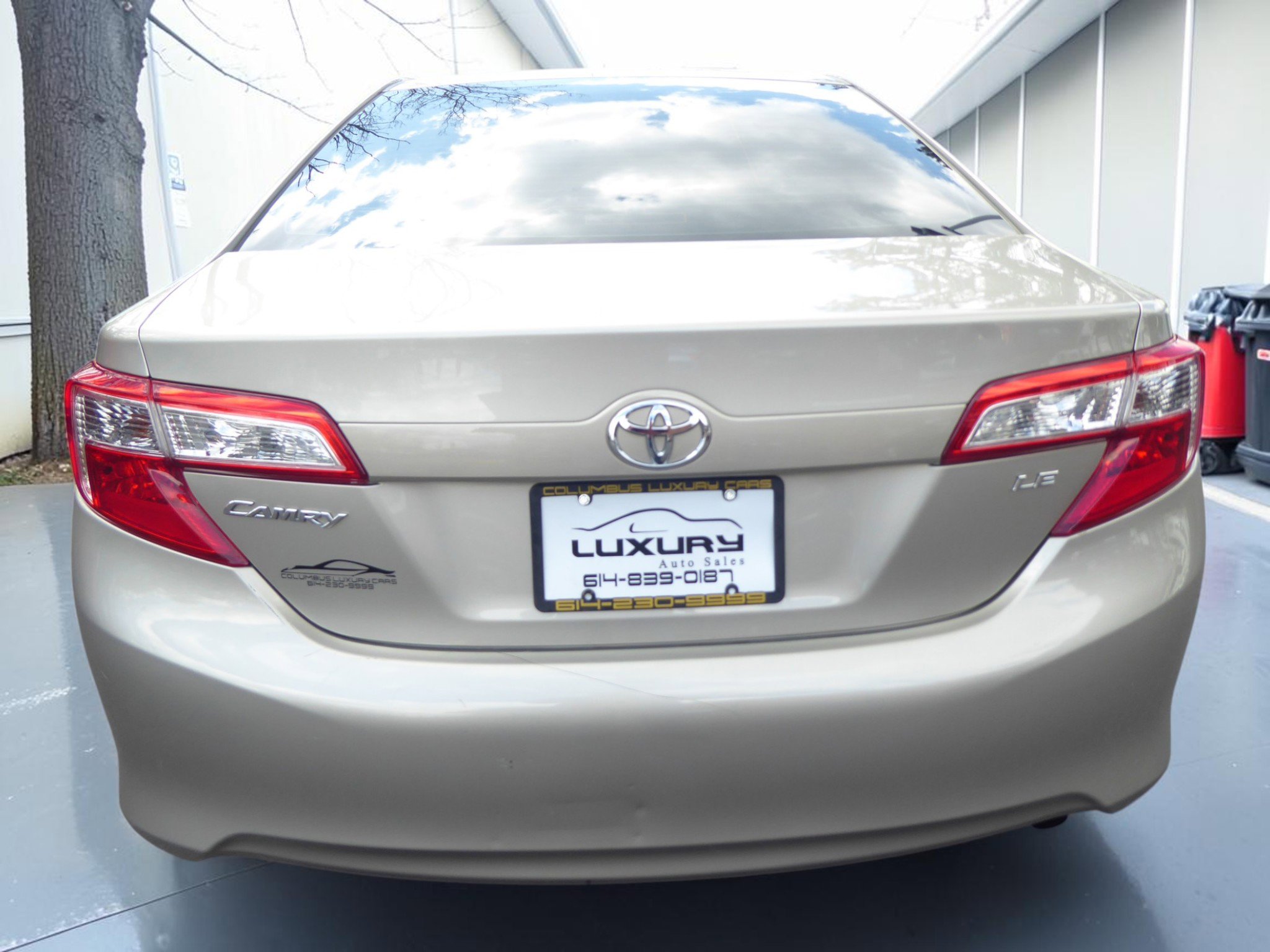Used 2014 Toyota Camry LE image 9