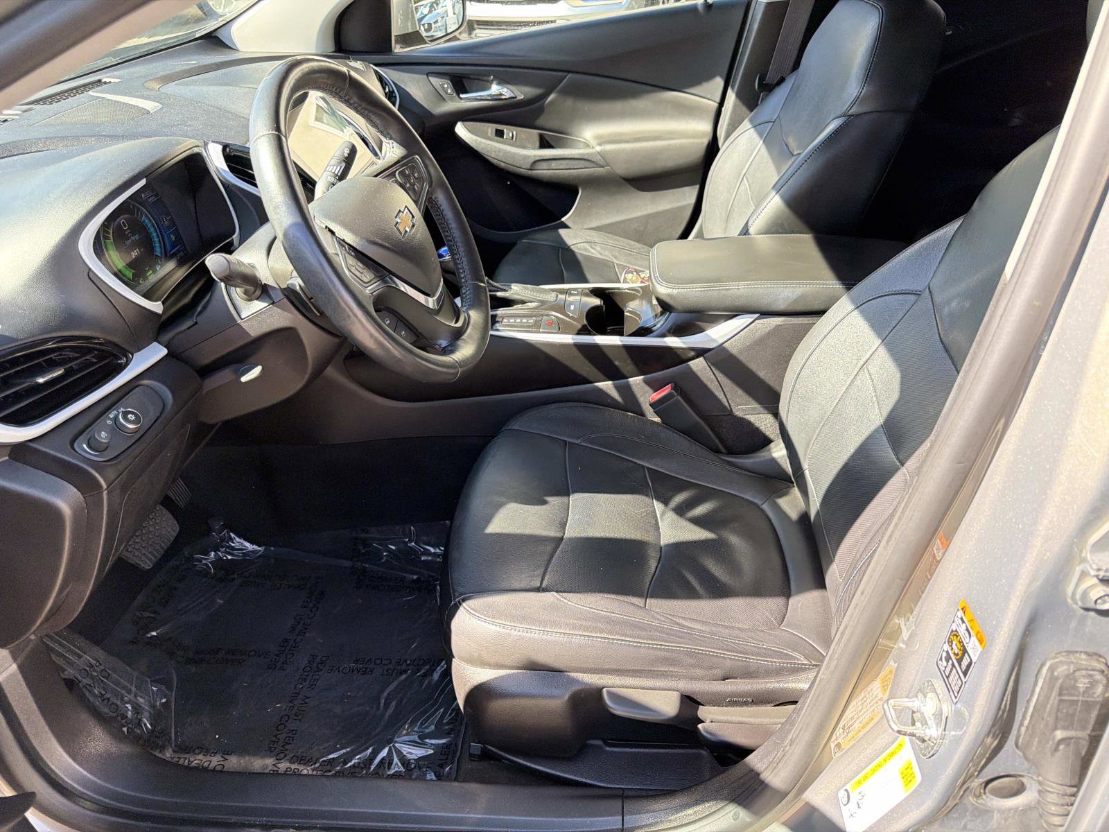 Used 2017 Chevrolet Volt LT w/ Comfort Package image 13