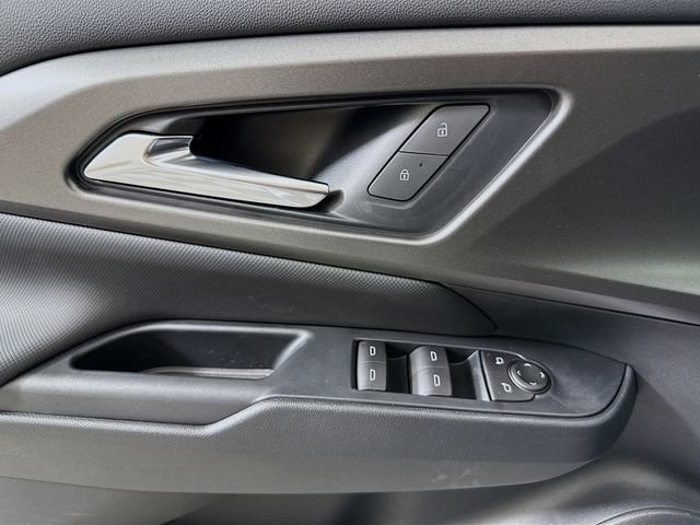 New 2026 Chevrolet Equinox EV LT image 17