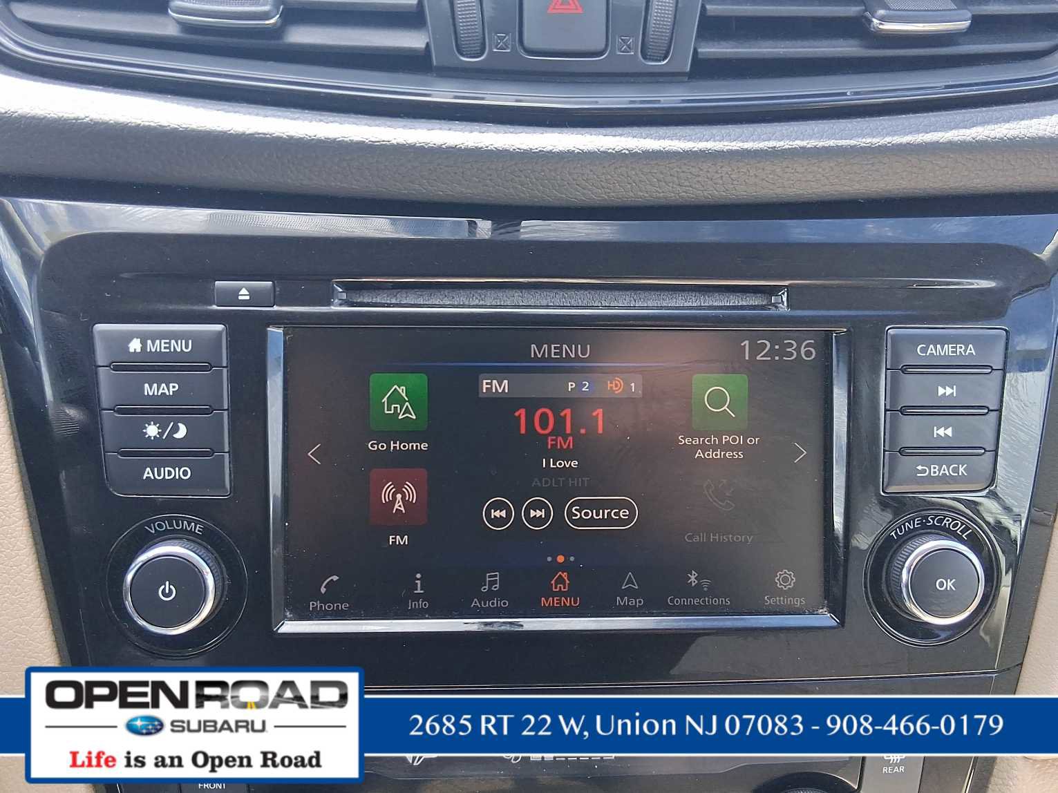 Used 2018 Nissan Rogue SV w/ Sun & Sound Touring Package image 23