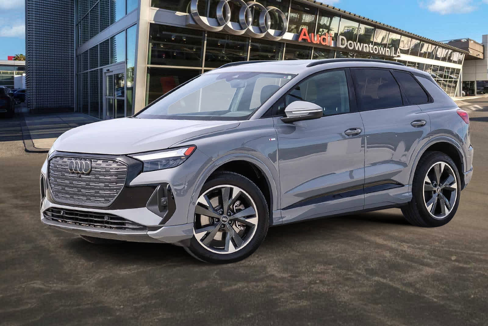 Used 2024 Audi Q4 e-tron Premium Plus w/ Premium Plus