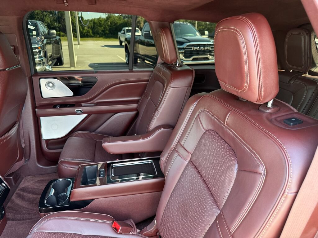 Used 2024 Lincoln Aviator Black Label w/ Dynamic Handling Package AWD/4WD image 12