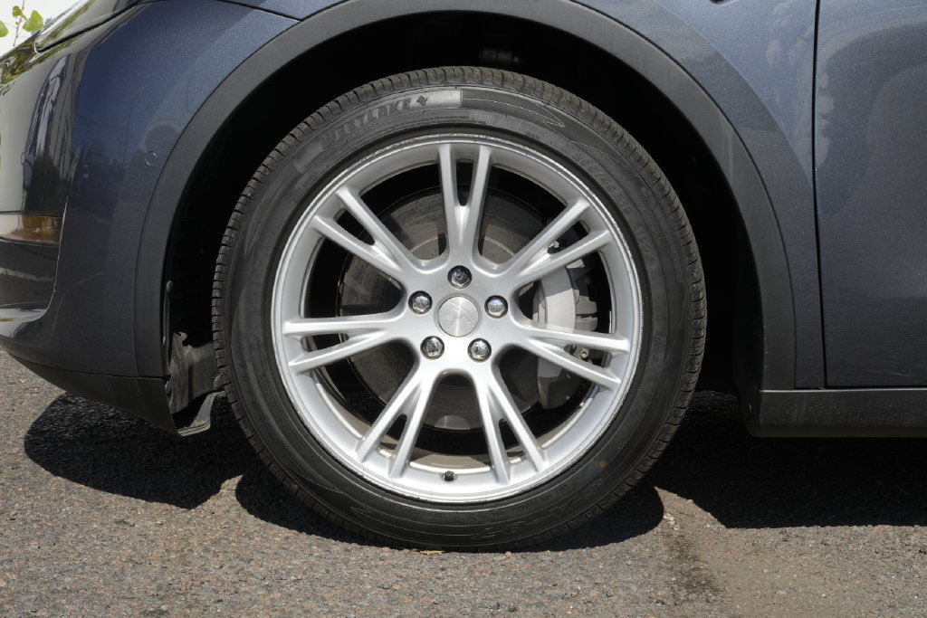 Used 2022 Tesla Model Y Long Range AWD/4WD image 13