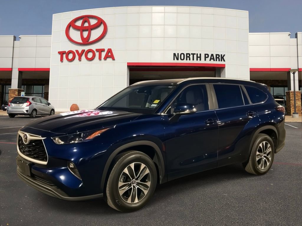 Certified 2025 Toyota Highlander XLE