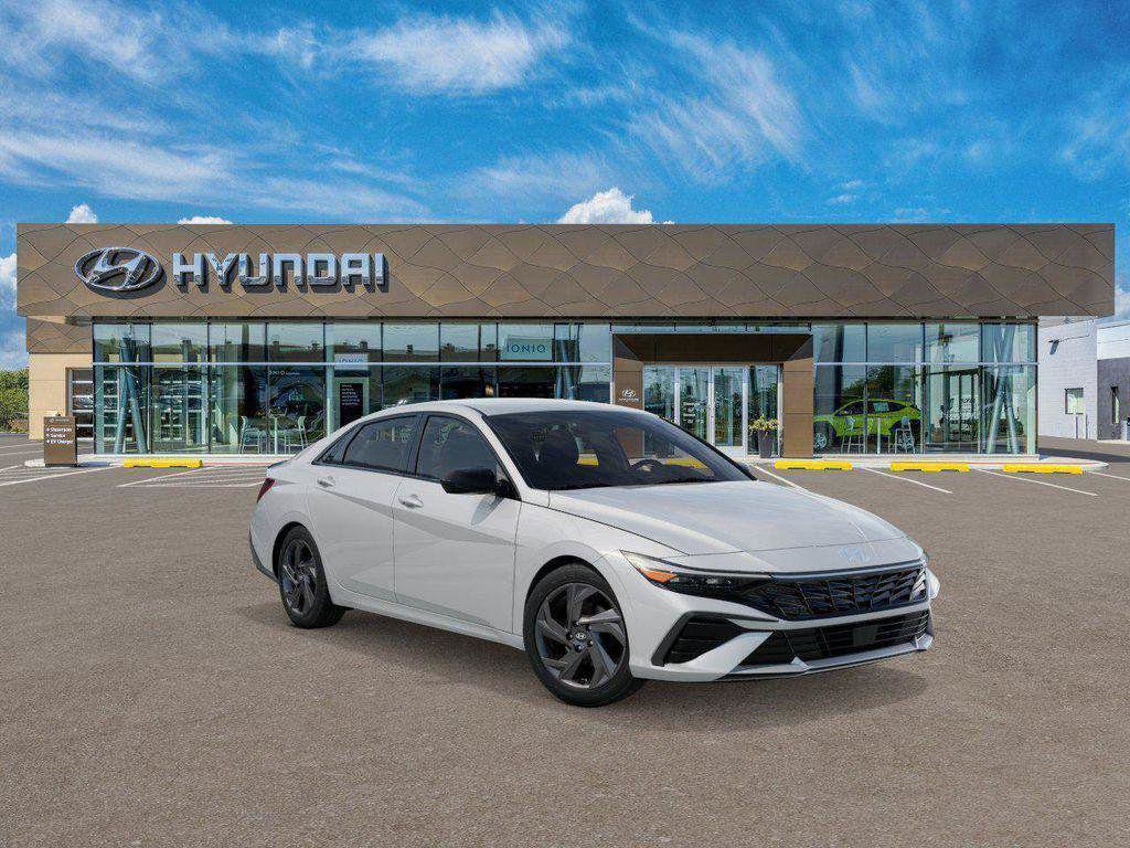New 2026 Hyundai Elantra SEL Sport FWD image 2