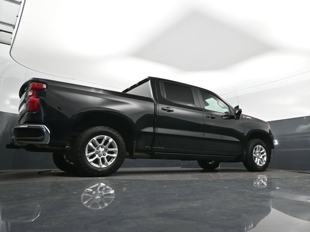 Used 2024 Chevrolet Silverado 1500 LT AWD/4WD image 25
